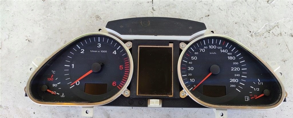 фото №1, Лічильник прилади спідометр audi a6 c6 183k km