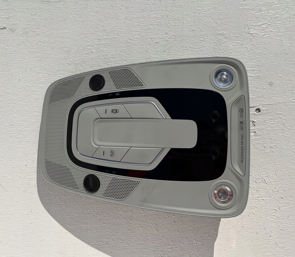 фото №1, Audi a6 c8 4k лампа стельовий 4k0947135