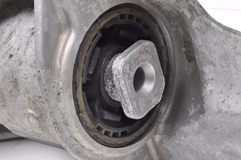 Bmw u06 1.5 гібрид кронштейн кронштейн кронштейн двигуна 24r 8868933 8869834 Зі Шроту