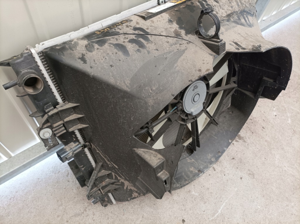 Dodge ram 09 радіатор вентилятор америка p68103273ab в Україні