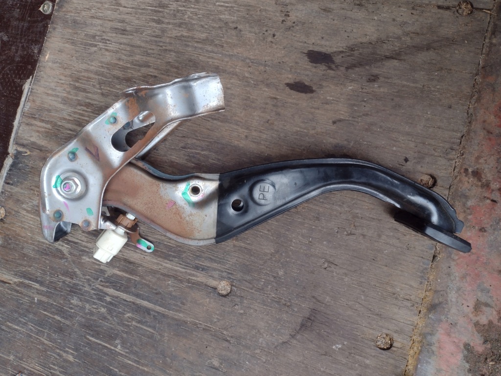 фото №3, Педаль тормоза toyota yaris iii