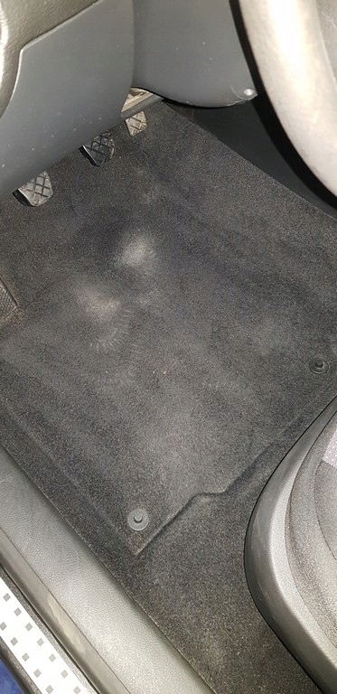фото №1, Килимок підлога обшивка golf 4 iv 1.6fsi 110km