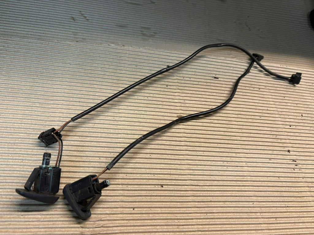 фото №1, Омыватель форсунки стекло передней mercedes slk r170