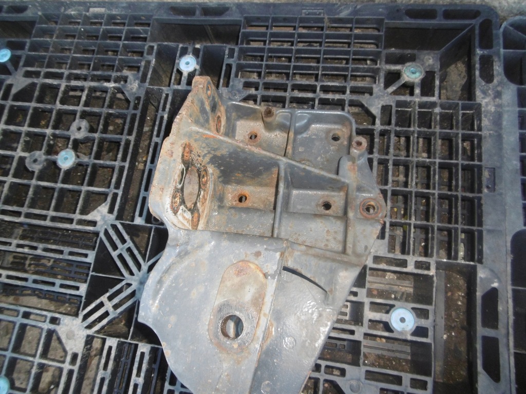 фото №8, Кронштейн кронштейн рессора правый перед magnum dxi 5010574078