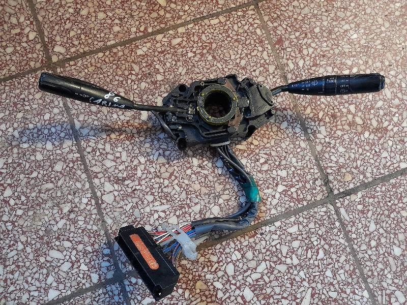 фото №1, Переключатель комбинированный света toyota carina 2.0