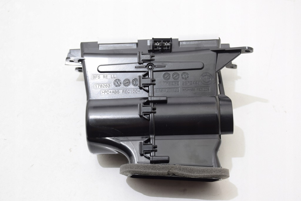 фото №8, Bmw 7 i7 g70 правая решётка обдув панели приборной панели