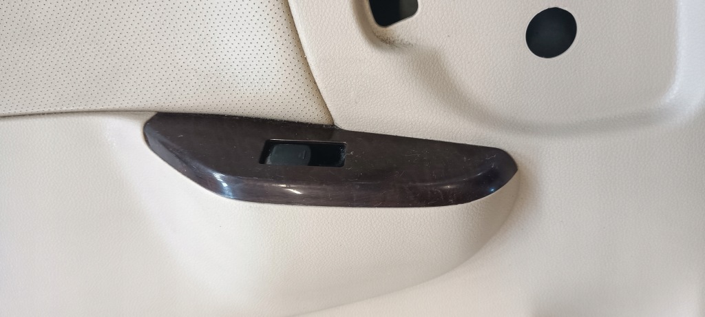 фото №4, Nissan quest обшивка дверь левый перед
