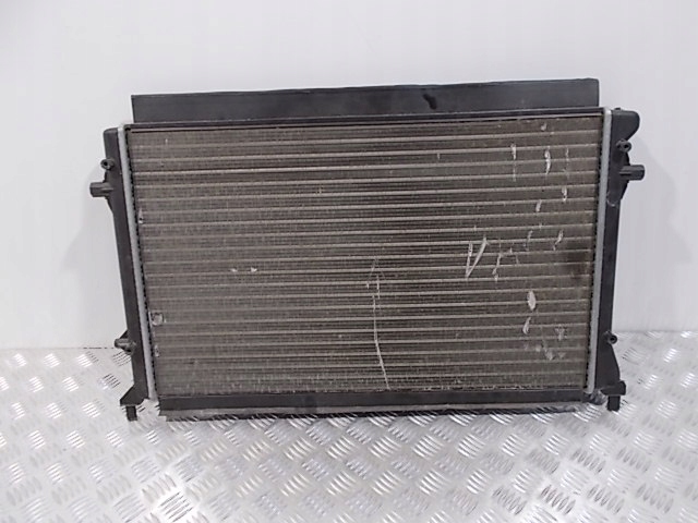 Радіатор води vw 1k0121251ce skoda seat audi оригінал Зі Шроту