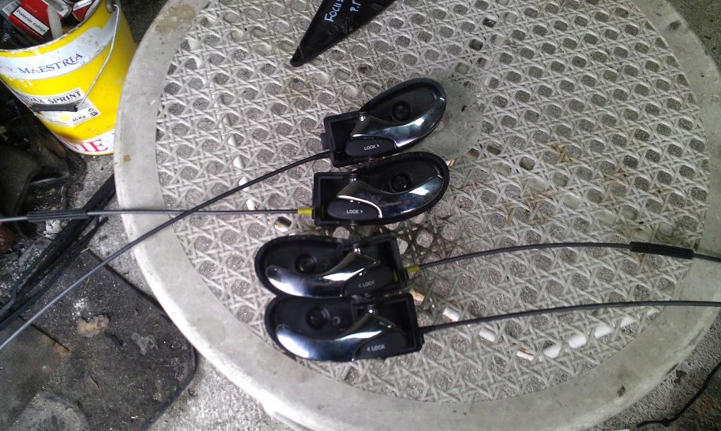 фото №1, Ford focus mk1 - ручка внутренняя правая