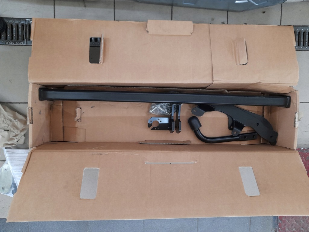 фото №1, Renault fluence hak буксирувальний 8201199978