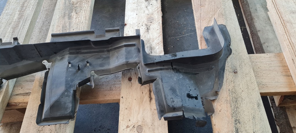 фото №9, Sq5 8r q5 воздуховод воздуха правая перед 3.0 tfsi 8r0121284ac