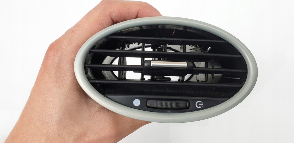 фото №13, Ford focus 2 mk2 ii овальна кругла решітка обдув панелі приладової панелі