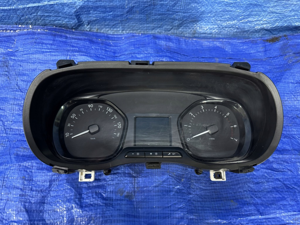 Купить Панель приборы citroen jumpy 3 9831168480