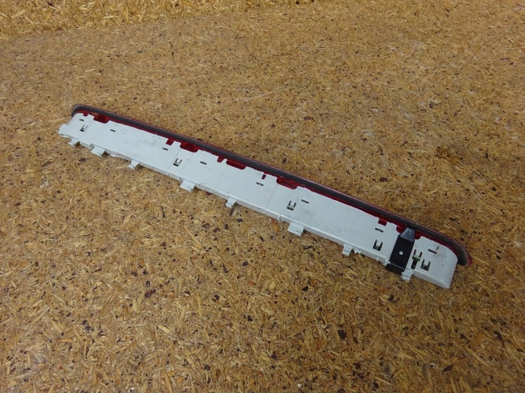 фото №7, Audi a4 b8 8k kombi lift 12-15 третій світло стоп 8k9945097