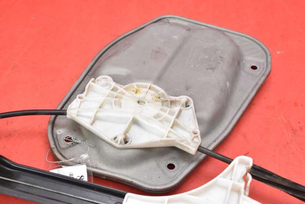 фото №6, Подъемник стекло левый задняя 1k4839461 vw golf 5 v plus 03-09