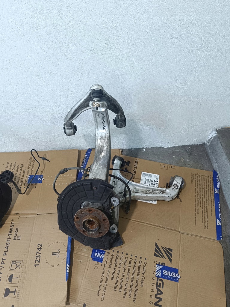 фото №1, Поворотный кулак подвеска рычаг правый levante maserati