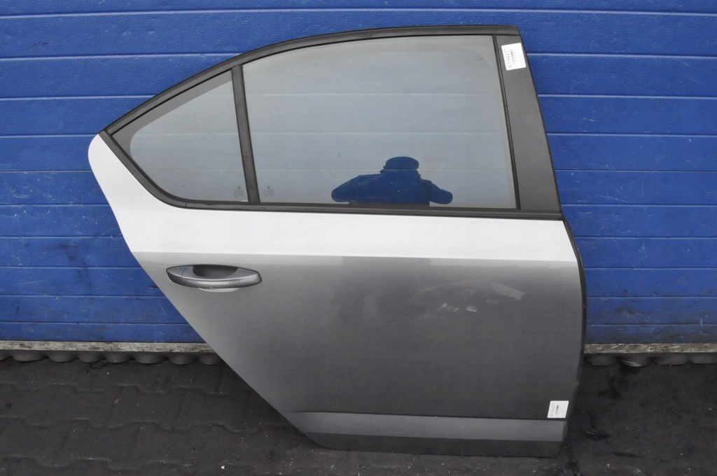 фото №1, Skoda octavia iii дверь правый задняя задние полный hb liftback