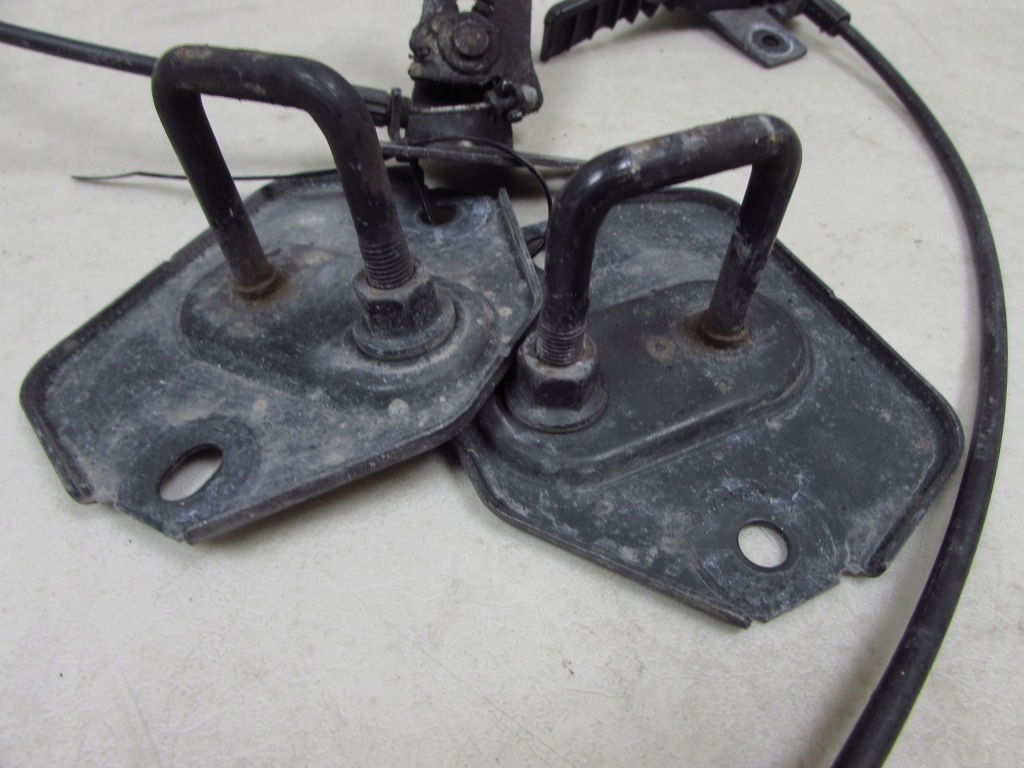 Jaguar xe x760 замок ригель трос відкривання капота dk62-16b766-ae в Україні