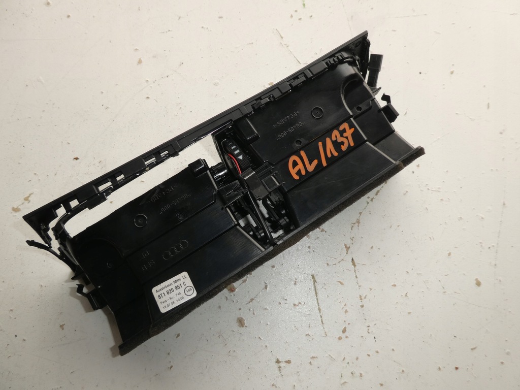 фото №4, Audi a4 b8 решётка обдув средняя 8t1820951c