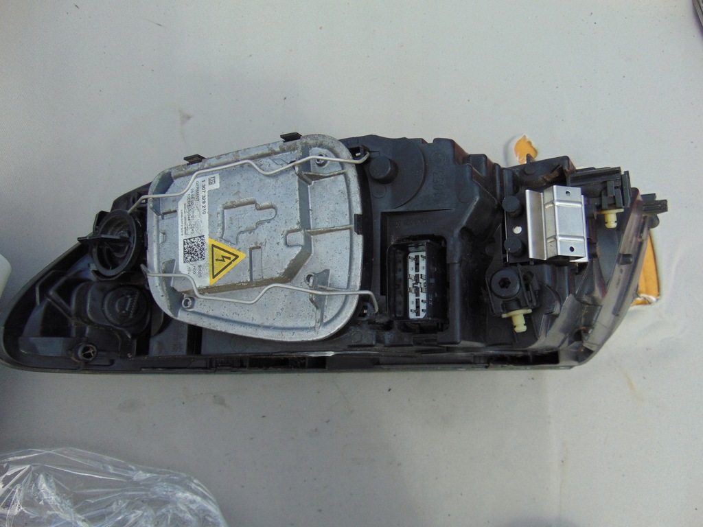 фото №9, Лампа правая перед передняя ксенон volvo v50 lift europa