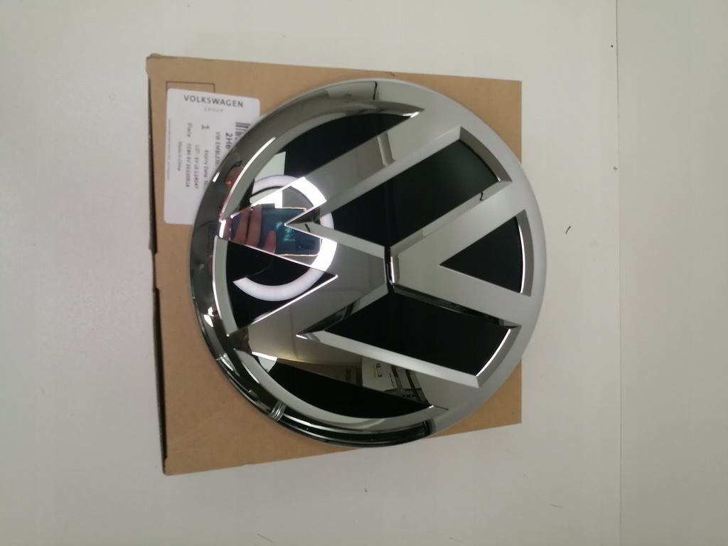 фото №1, Эмблема перед vw amarok 2h6853601a новый оригинал