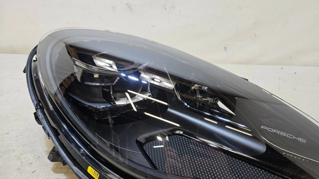 Фара перед передня правий porsche macan 95b рестайлінг  full led gts 95b941010ah Недорого