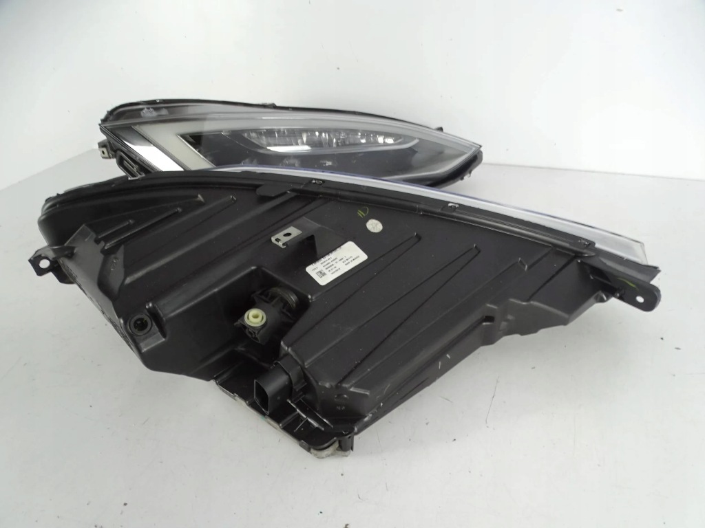 Фара перед передняя левая tesla s рестайлинг  full led Доставка