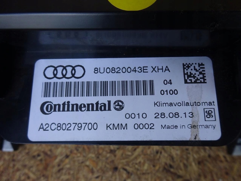 фото №10, Audi q3 rsq3 8u 11-18 панель кондиционера подогрев сиденья 8u0820043e