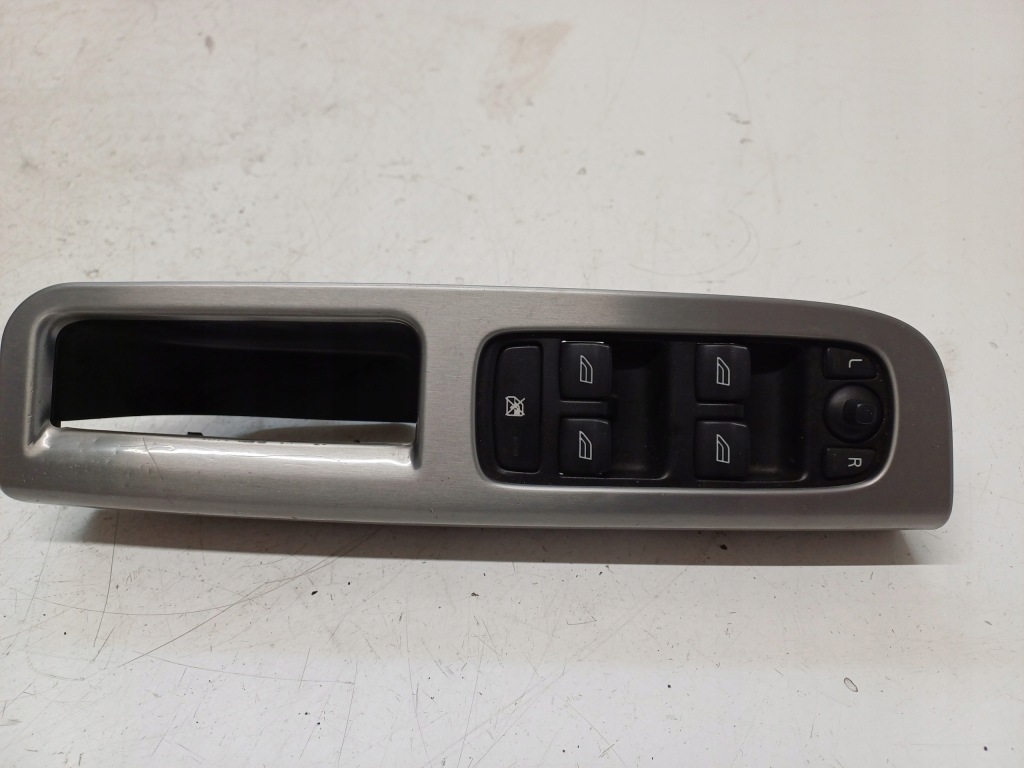 фото №1, Volvo v50 04-12 переключатель окон ручка левый перед europa