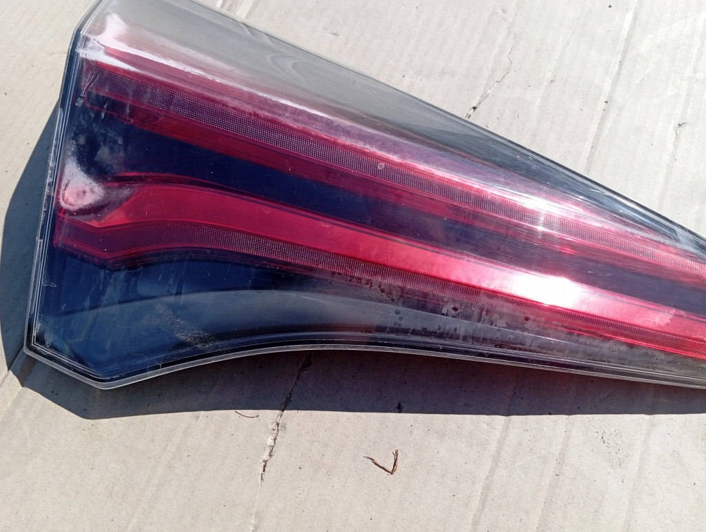 фото №14, Toyota rav4 iv lift лампа 16- задняя задняя левая w крышка внутренняя грязная!!