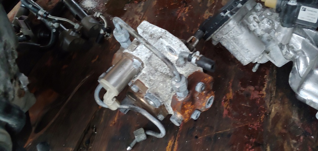 фото №1, Насос впрыскная subaru forester iv outback xv 2.0d