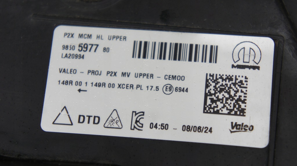 Передняя левая правый  фара peugeot 2008 2 рестайлинг  208 2 рестайлинг  full led с Разборки