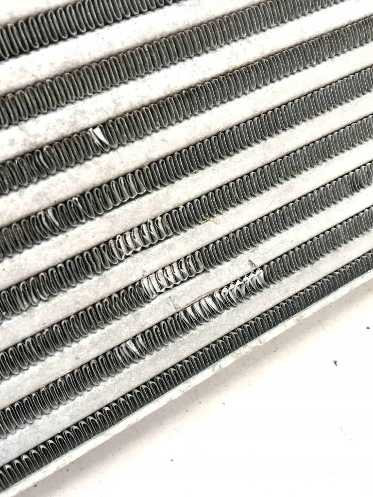 Радіатор інтеркулер mercedes a2045000200 Київ