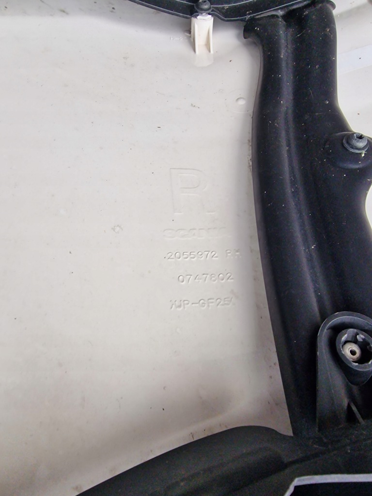 Капот решітка  решітка радіатора облицювання streamline scania r 2055972 2269446 2055973 в Україні