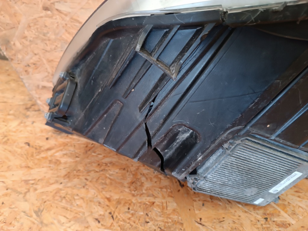 Лампа правий перед 106504600b tesla model s рестайлінг  led 00203455-04 Київ