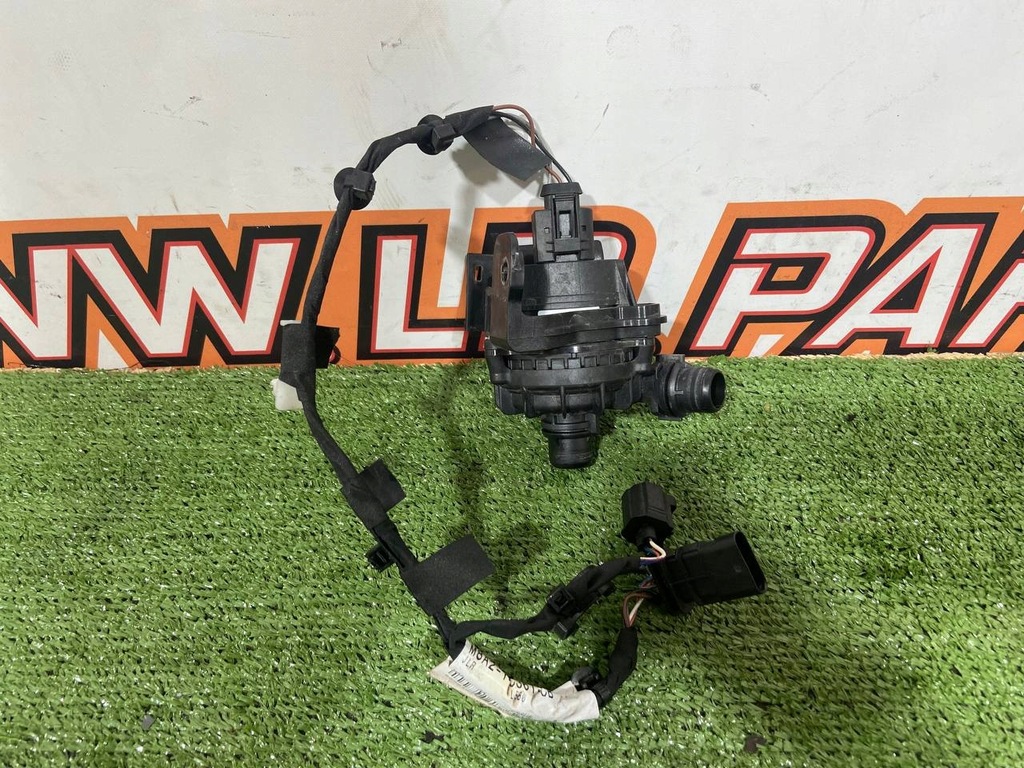 фото №11, Помпа wody jaguar f-pace x761 m8a2-18d473-db