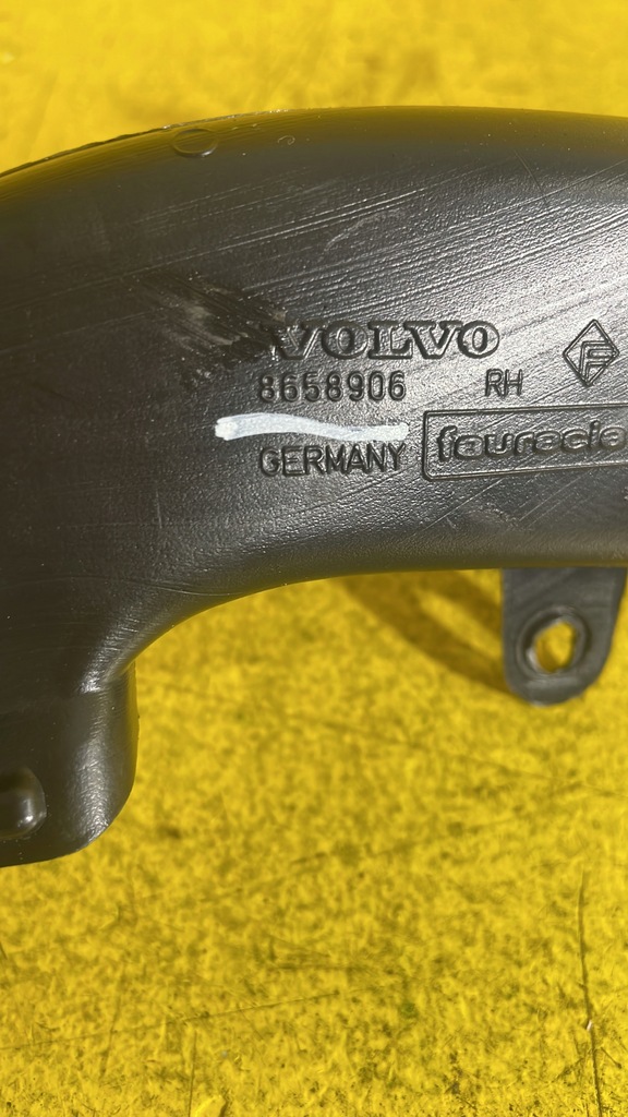 фото №3, Volvo v50 - шланг / труба воздуха - правый перед - 8658906