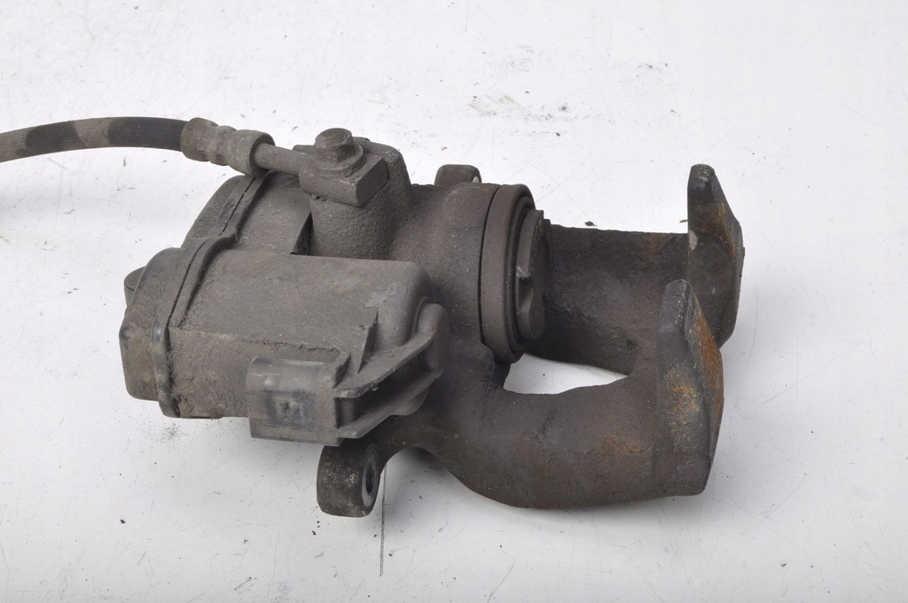 фото №5, Audi a4 b9 супорт гальмівний лівий задня sedan