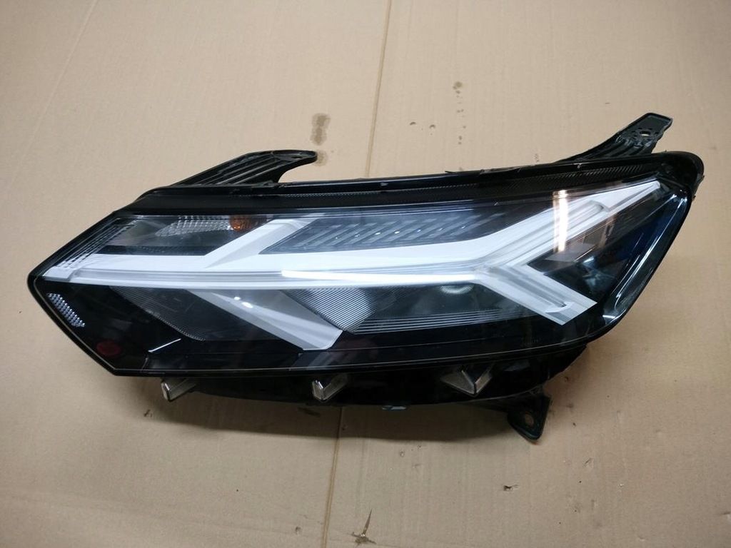 фото №1, Dacia sandero logan 3 iii 20- лампа левая перед 260601750r