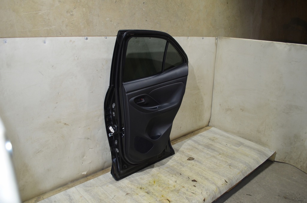 фото №6, Toyota yaris cross дверь правый задняя 209 полный