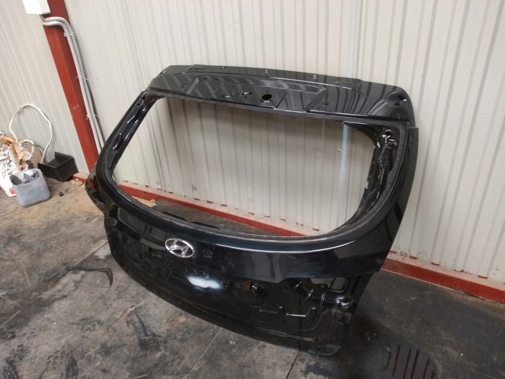 Hyundai i40 универсал - крышка багажника задняя черная Цена