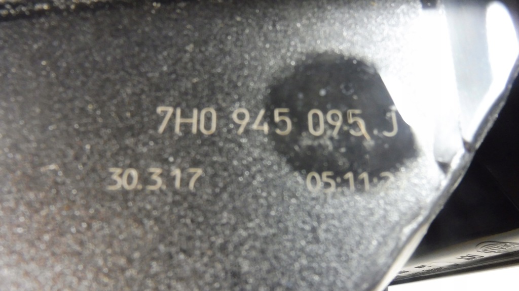 фото №8, Volkswagen оригинальный номер 7h0 945 095 j лампа задняя комбинированная