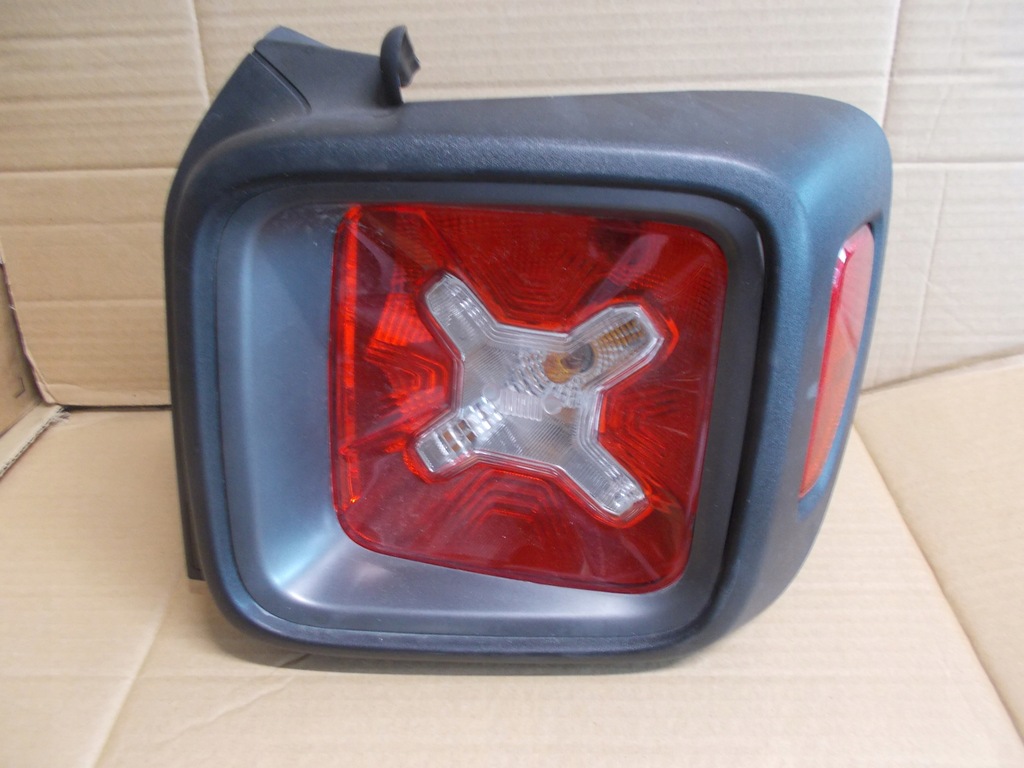 фото №1, Лампа задняя правая jeep renegade 2014-