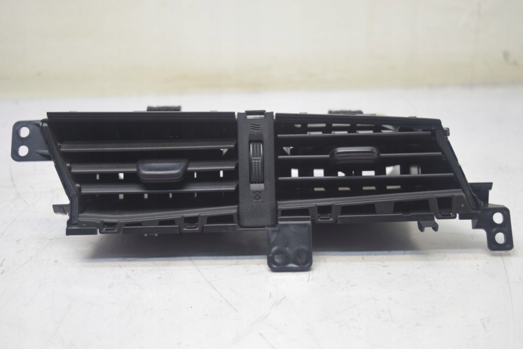 фото №1, Toyota yaris iii решётки обдув средний