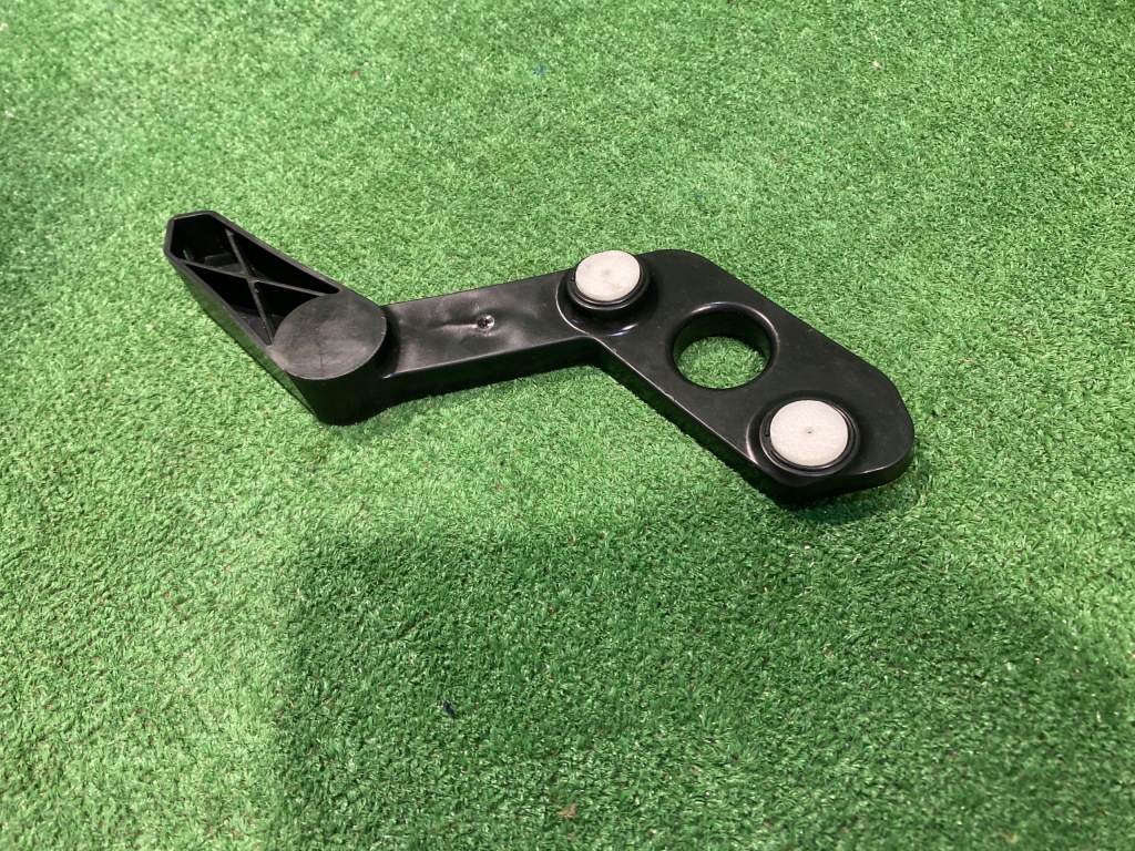 Купити Opel astra iv j кронштейн напрямна бампера правий задній задній hb 13368097