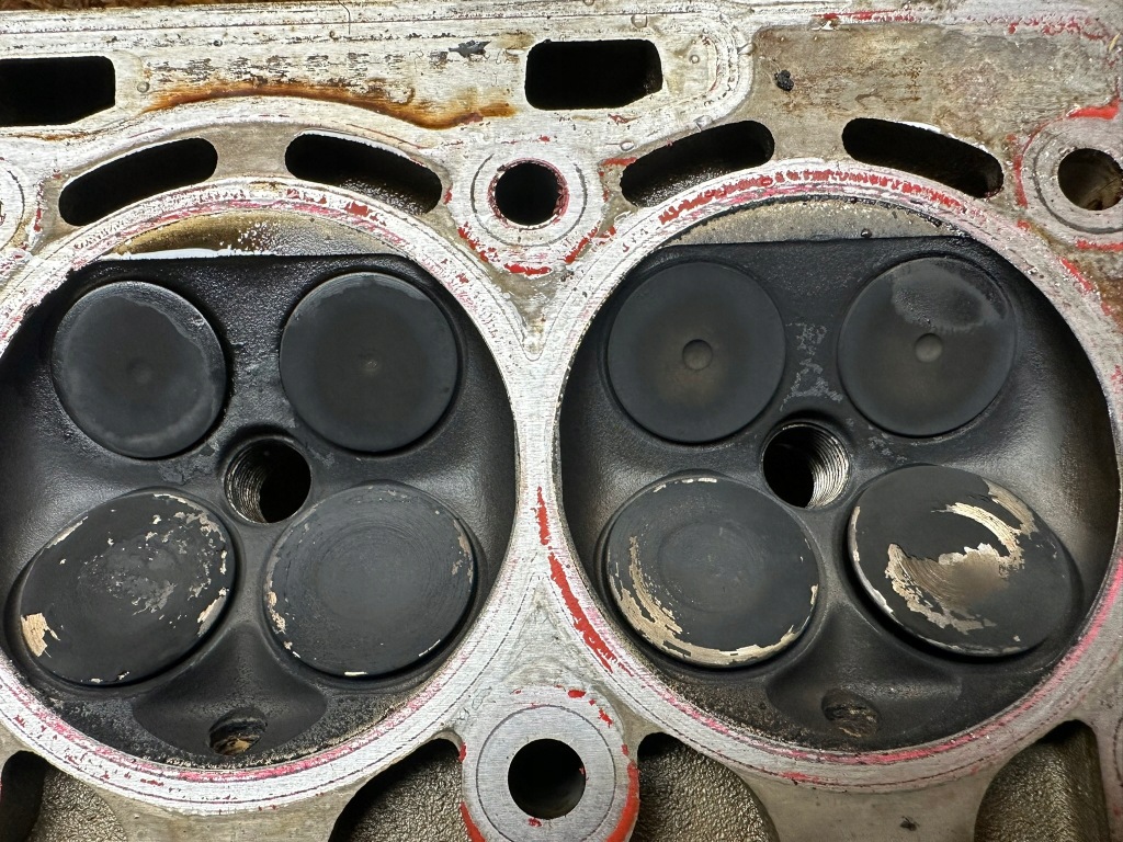 Головка крышка валы vw 1.4 tsi 03c103475bc 03c103358ak с Разборки