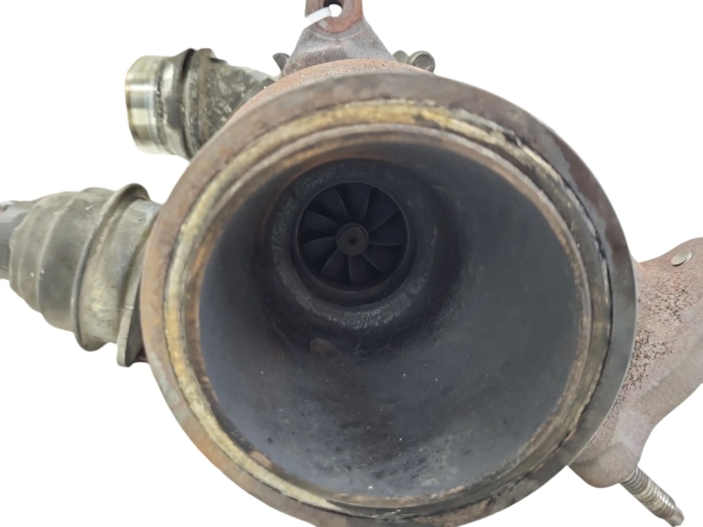 фото №8, Volvo v40 2016 турбина