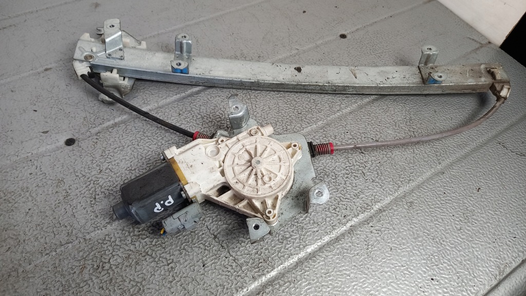 фото №1, Подъемник правый перед nissan micra k12 04r