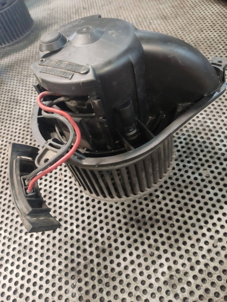 Купить Вентилятор обдув mercedes sprinter w901-w904 651589x