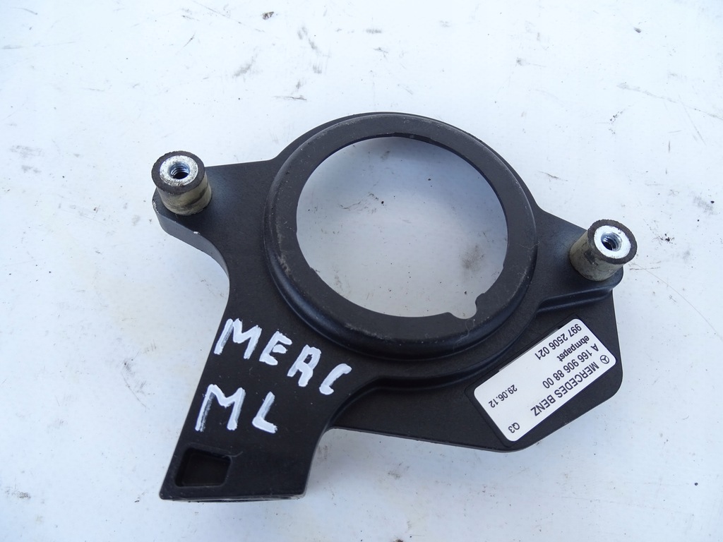 фото №1, Защита кронштейн вентилятора a1669068800 mercedes ml w166